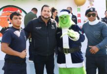 Convive Ismael Burgueño Ruiz con integrantes de la Policía Juvenil en posada 2025