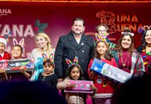 Encabeza Ismael Burgueño Ruiz caravana navideña y entrega de cenas