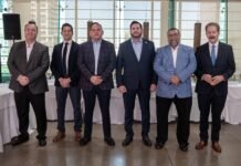 Recibe Ismael Burgueño Ruiz a comitiva de autoridades electas de California