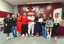 Fortalece Gobierno Municipal alianza con Club Toros en beneficio de adultos mayores