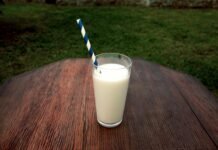 43% de los mexicanos consume leche hasta 5 veces por semana, pero el país aún depende de las importaciones